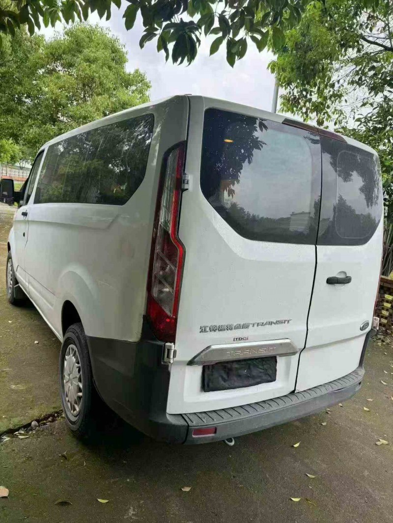 济宁17年福特全顺8