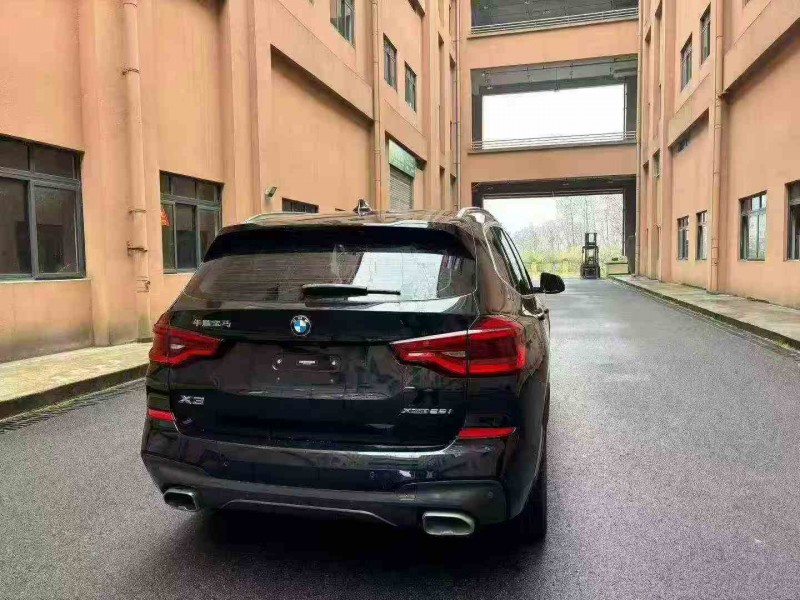 重庆20年宝马X38