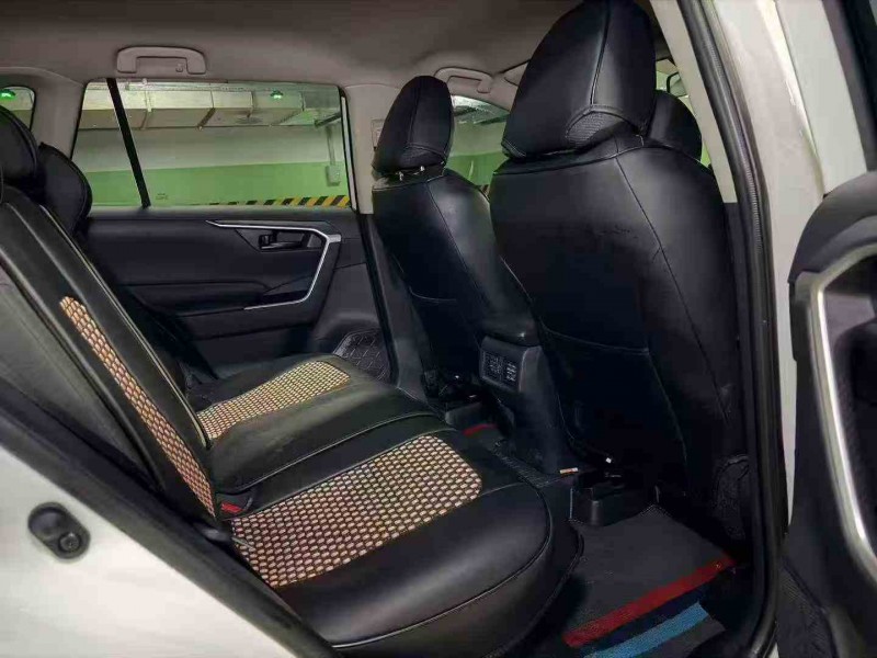德阳24年丰田RAV4荣放7