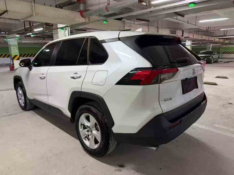 德阳24年丰田RAV4荣放8