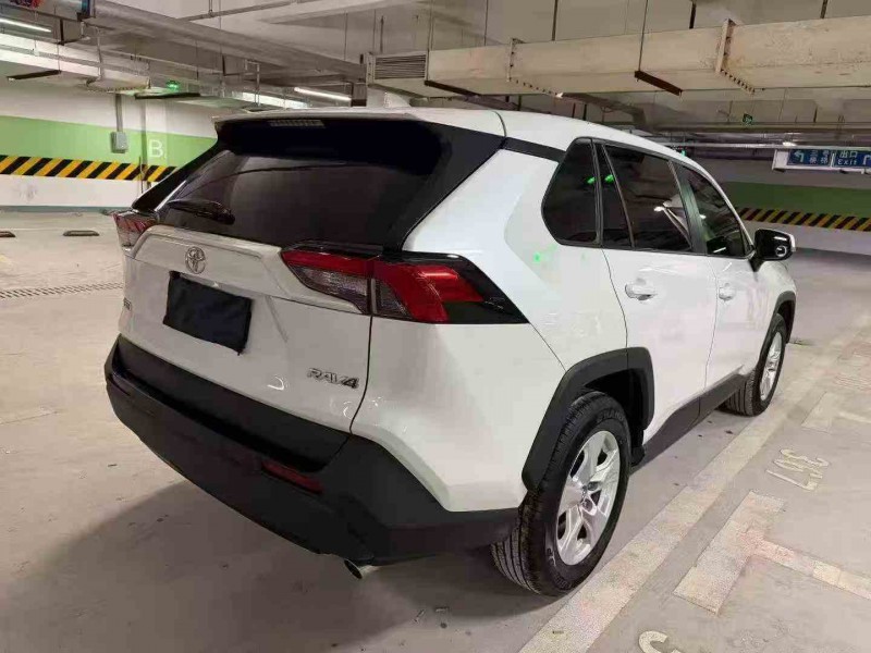 德阳24年丰田RAV4荣放9