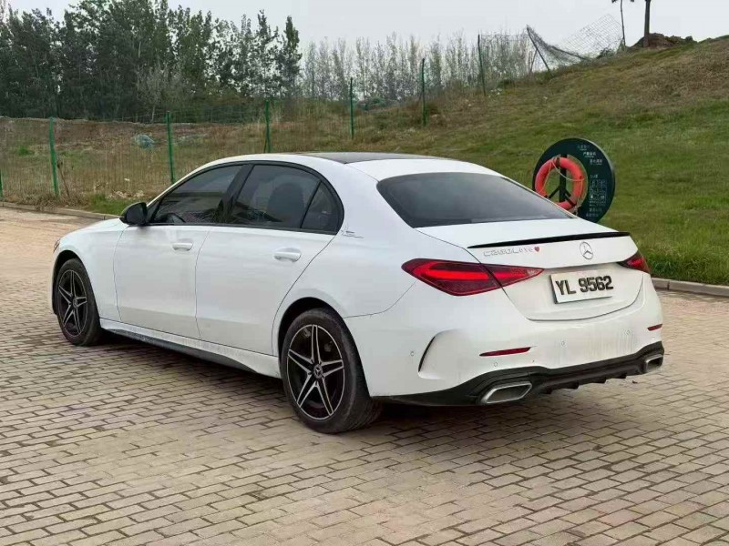 新乡23年奔驰C8