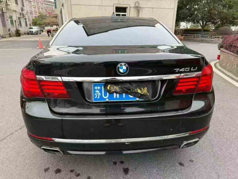 金华14年宝马7系5