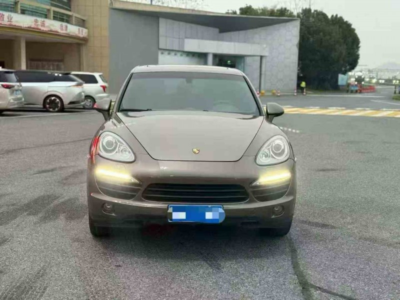 嘉兴13年保时捷卡宴1
