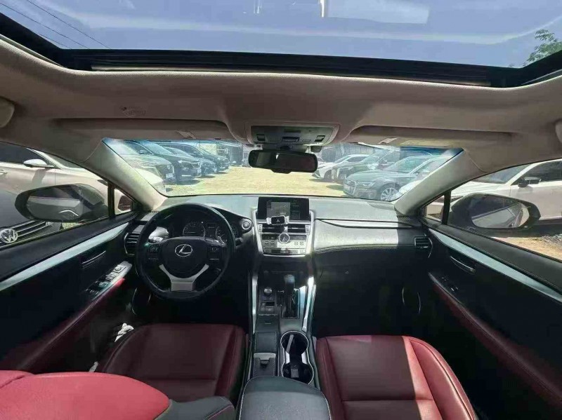 张家界21年雷克萨斯NX5