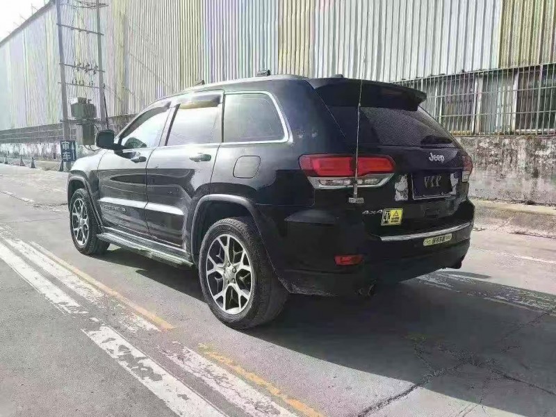 菏泽21年Jeep大切诺基8