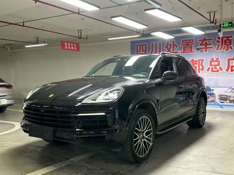 成都21年保时捷卡宴3
