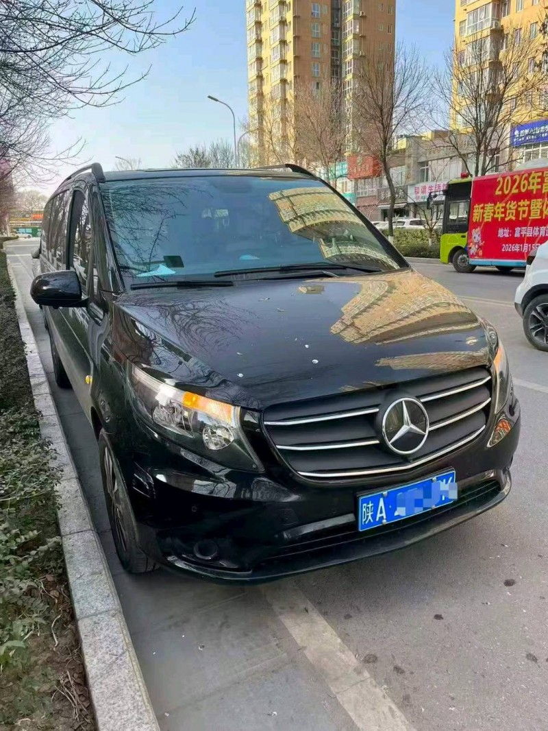 西安22年奔驰威霆1
