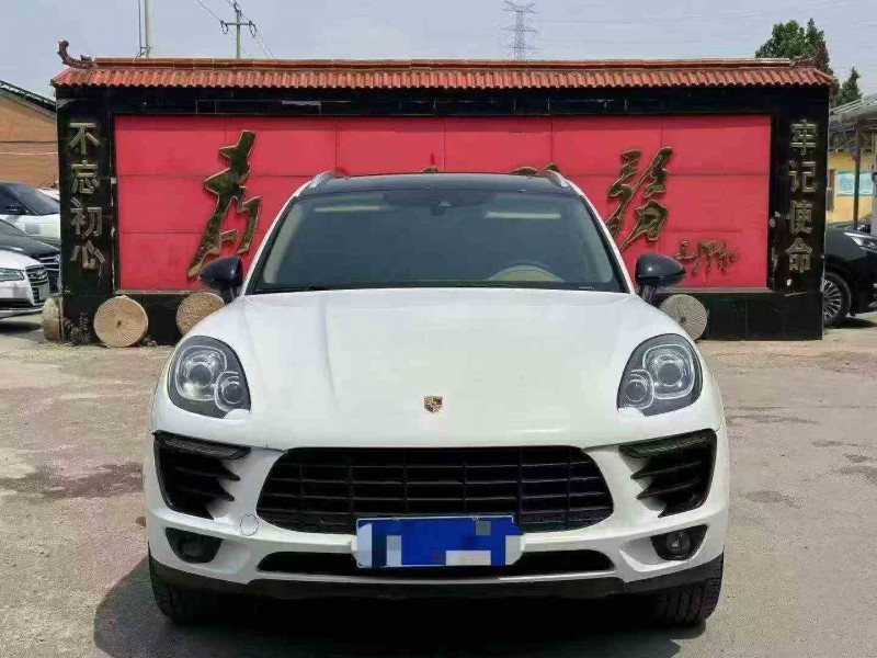 泰安17年保时捷Macan1