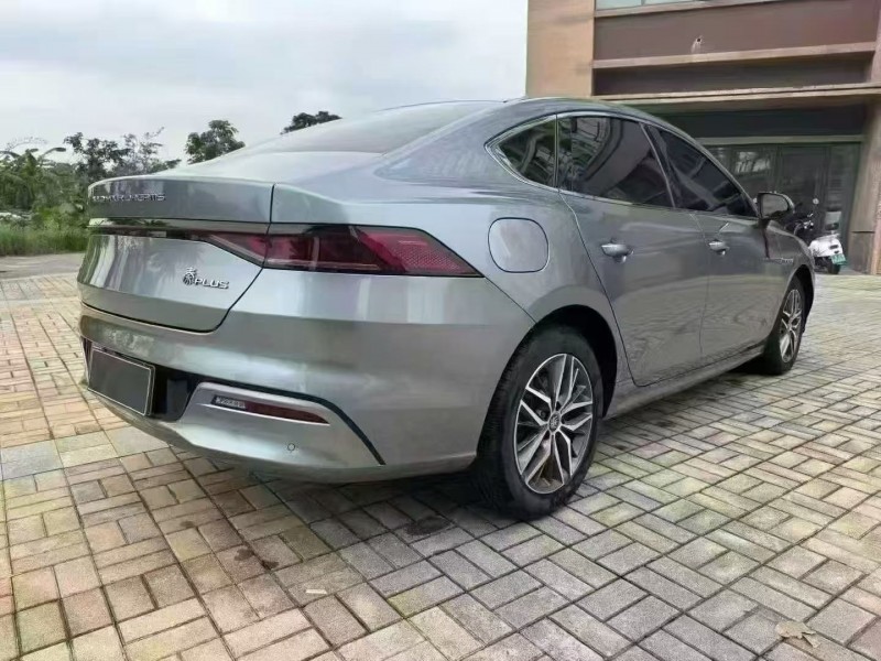海口23年比亚迪秦8