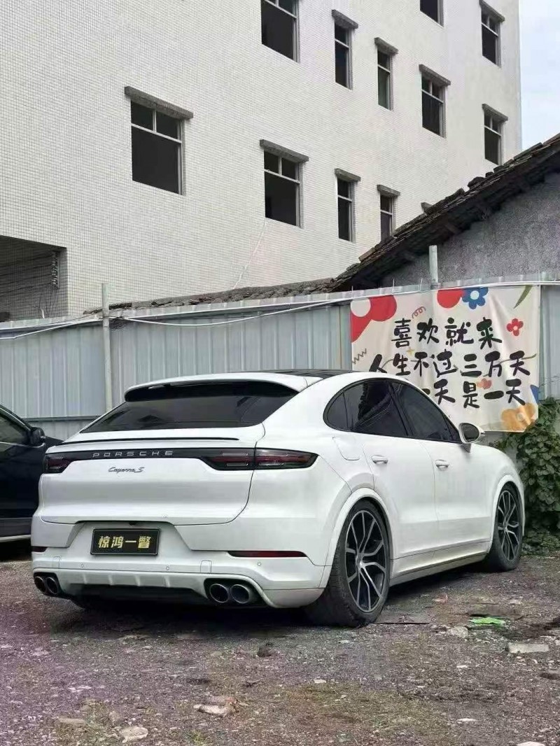 汕头23年保时捷卡宴7