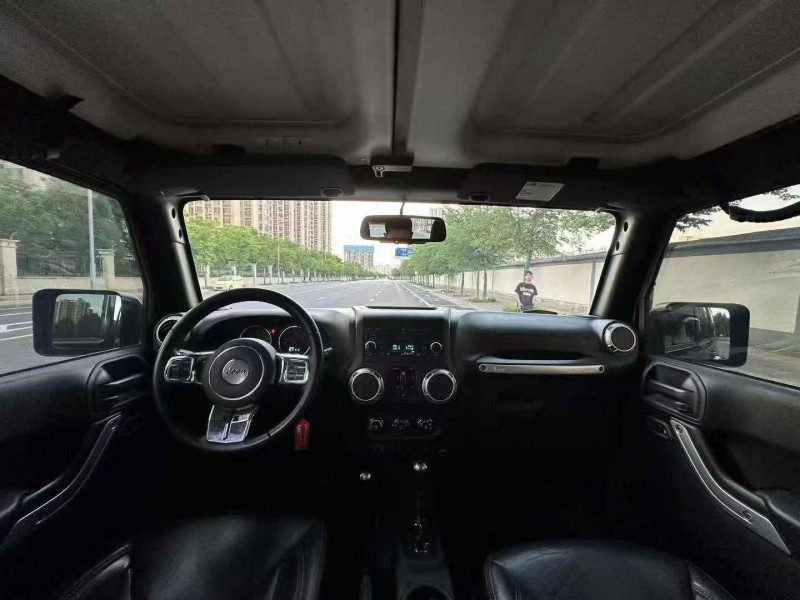 安阳18年Jeep牧马人6