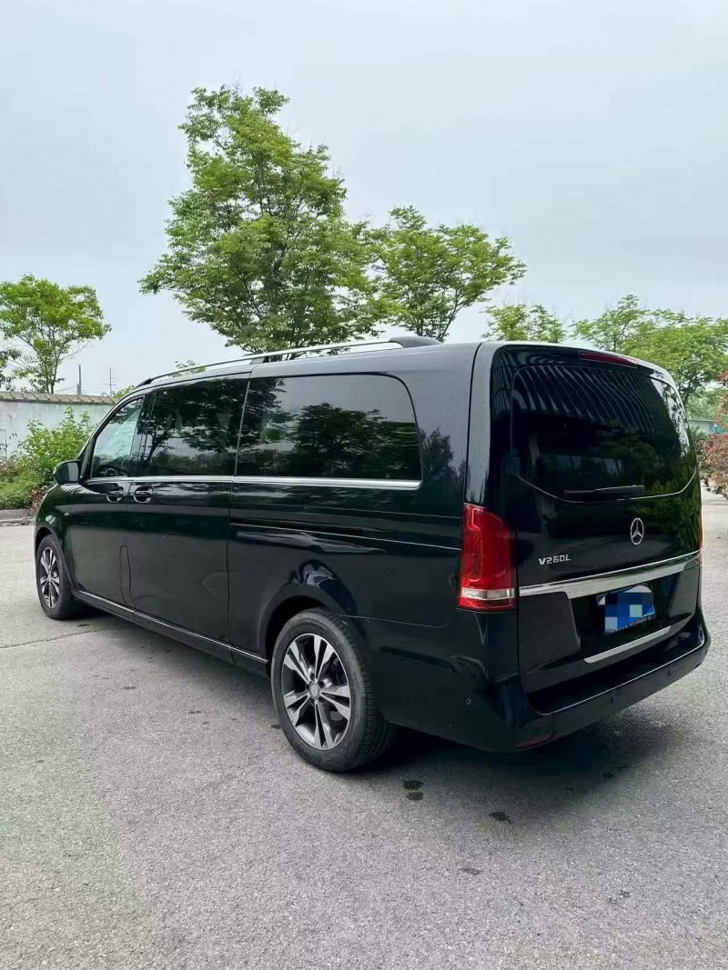 苏州17年奔驰V7