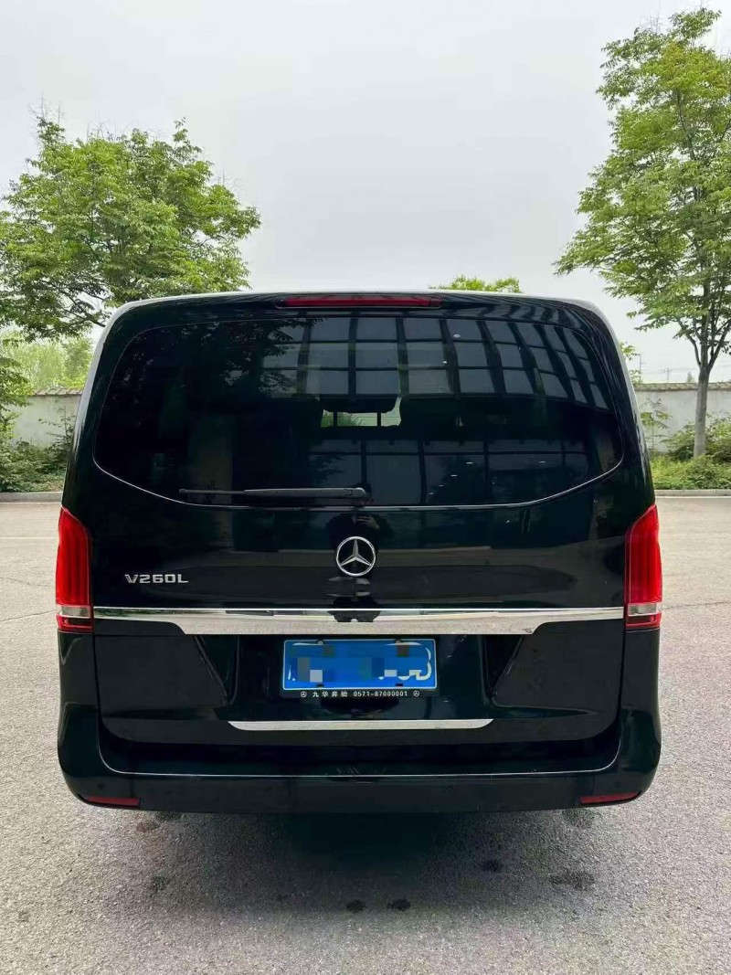 苏州17年奔驰V9