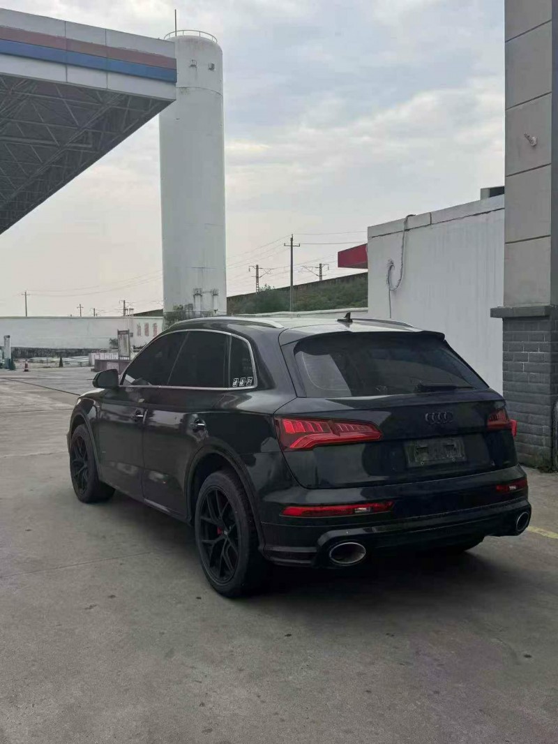 重庆20年奥迪Q57