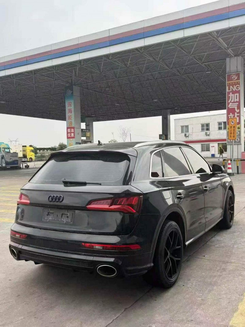 重庆20年奥迪Q58
