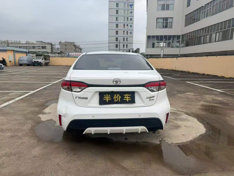 丽江22年丰田雷凌8