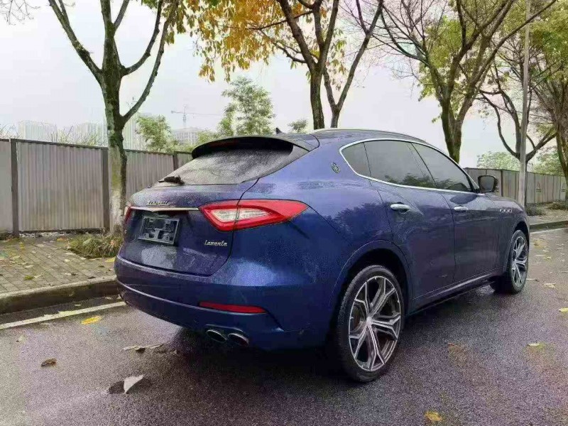 重庆20年玛莎拉蒂Levante8