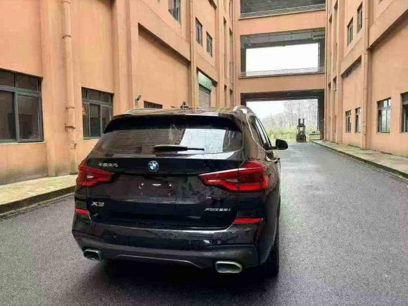 重庆20年宝马X38