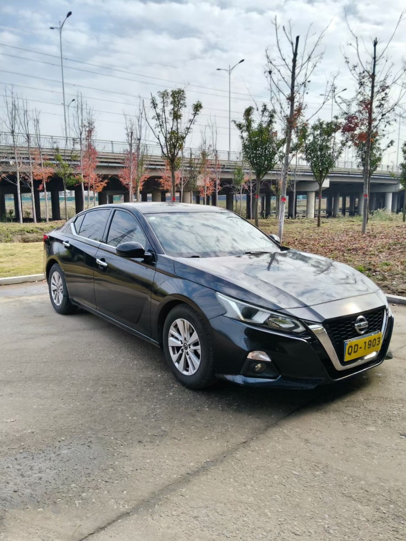 青岛22年日产天籁2