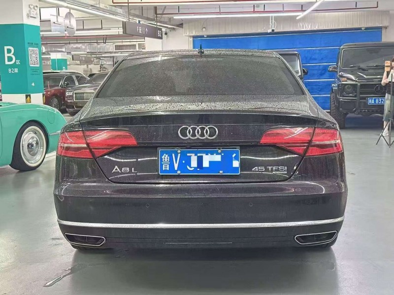 广州16年奥迪A8L9
