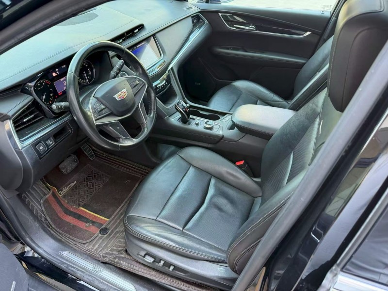 济宁19年凯迪拉克XT54