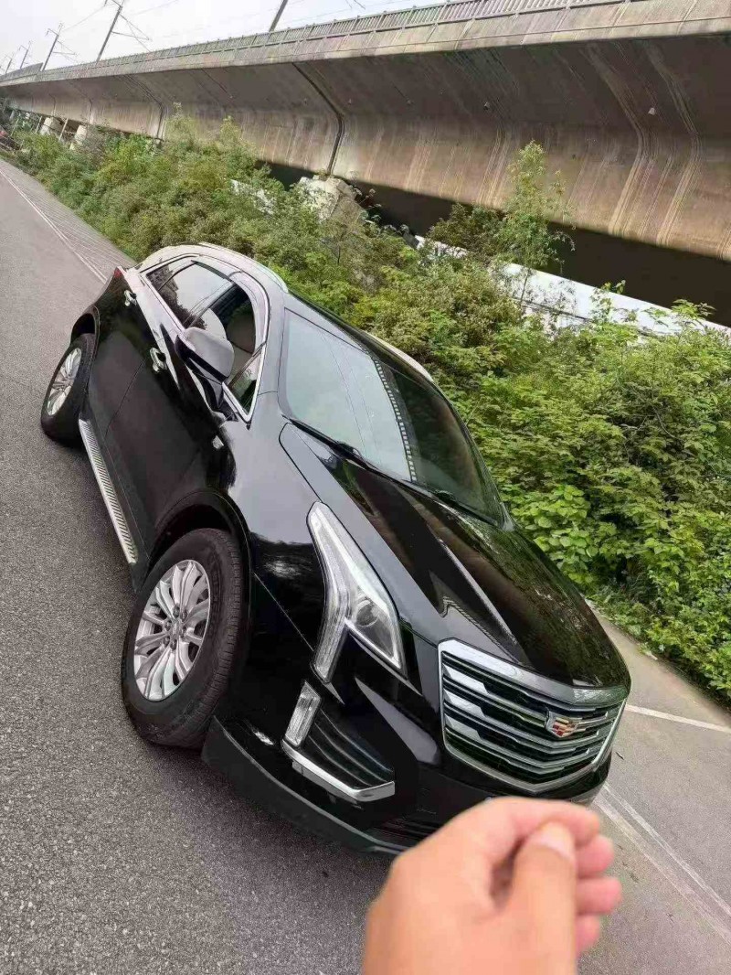 岳阳17年凯迪拉克XT53