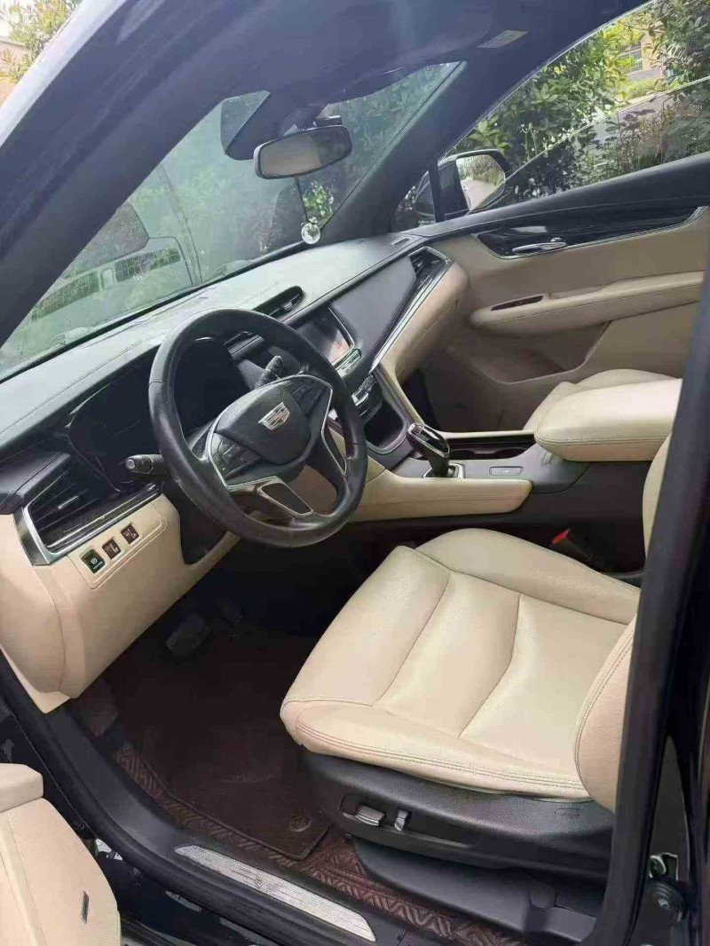 岳阳17年凯迪拉克XT56