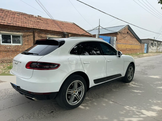 聊城15年保时捷Macan5