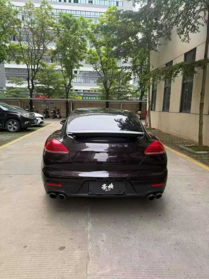 佛山15年保时捷帕拉梅拉7