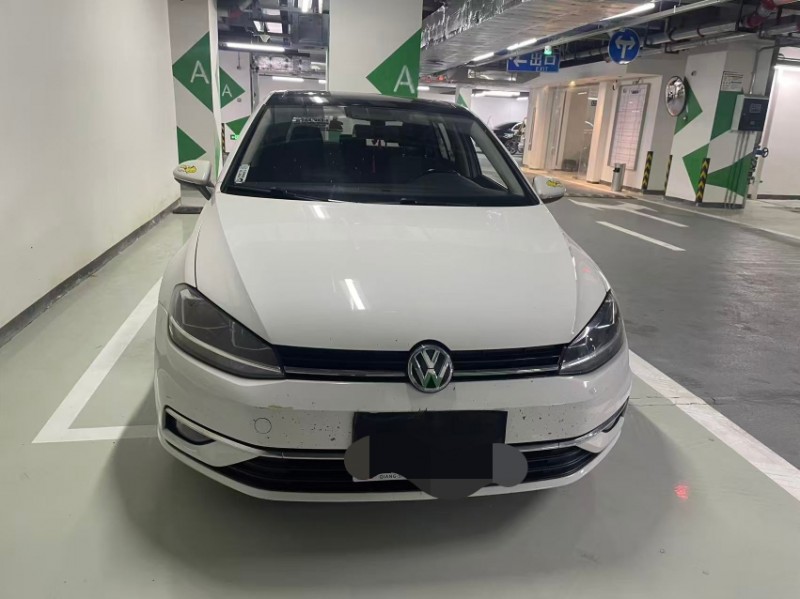 成都19年大众高尔夫1