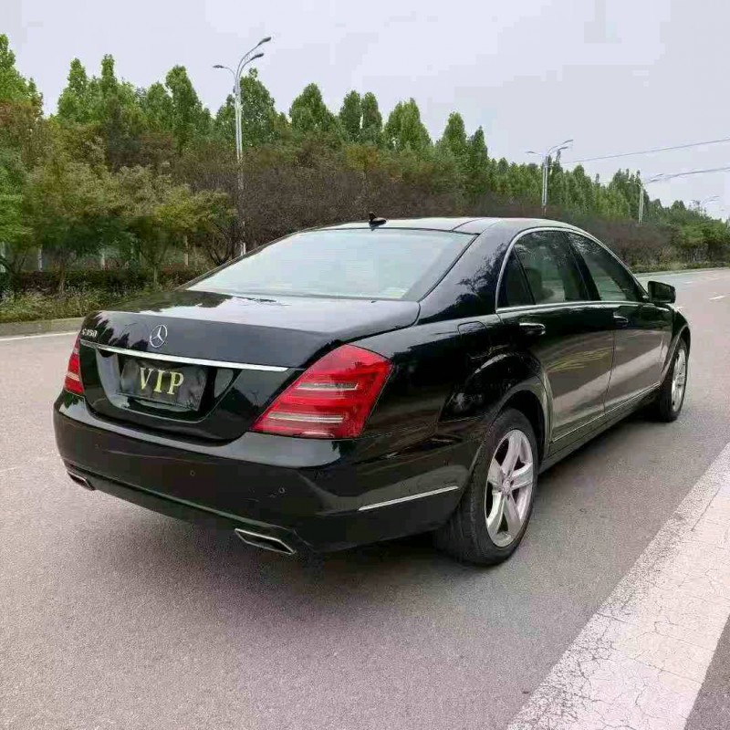 东营11年奔驰S9