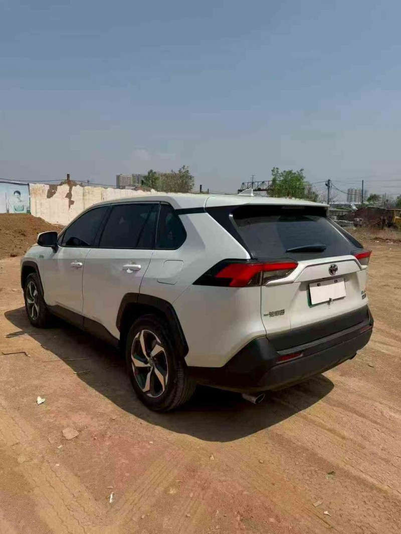 阳泉23年丰田RAV4荣放6
