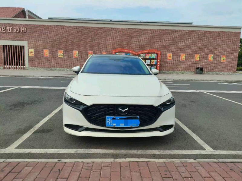 百色22年马自达昂克赛拉1