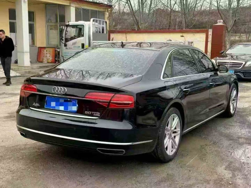 青岛16年奥迪A8L6