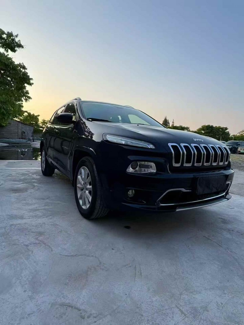 金华18年Jeep自由光3