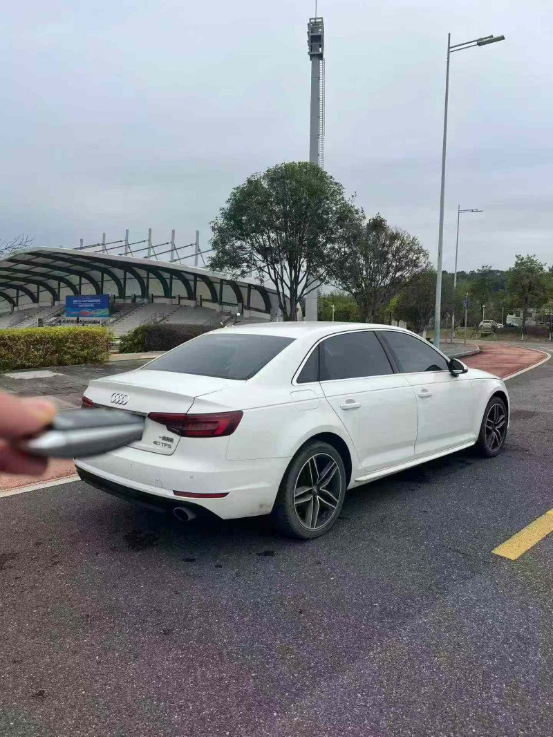 北海16年奥迪A4L7
