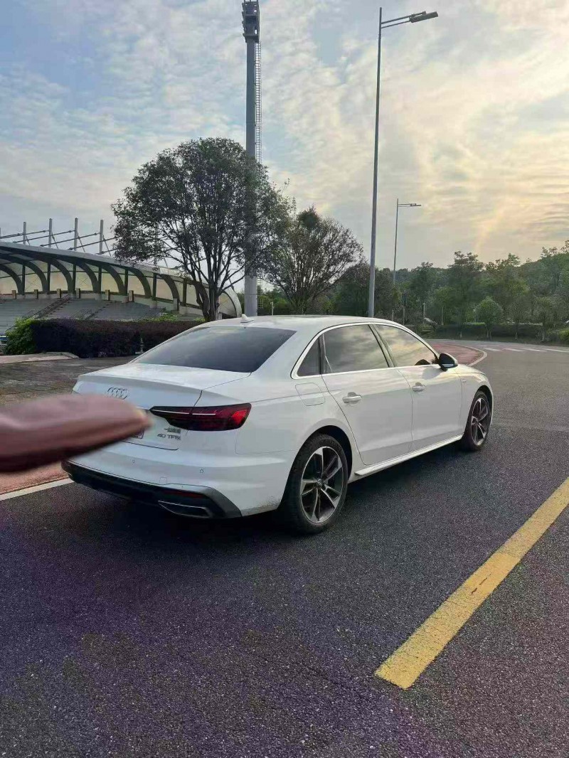 钦州20年奥迪A4L8