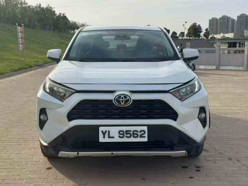 郑州21年丰田RAV4荣放1
