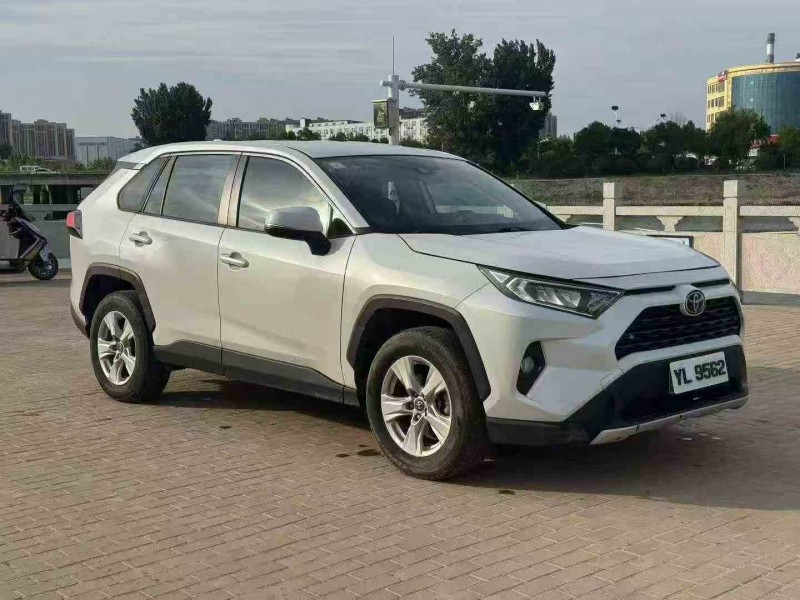 郑州21年丰田RAV4荣放2