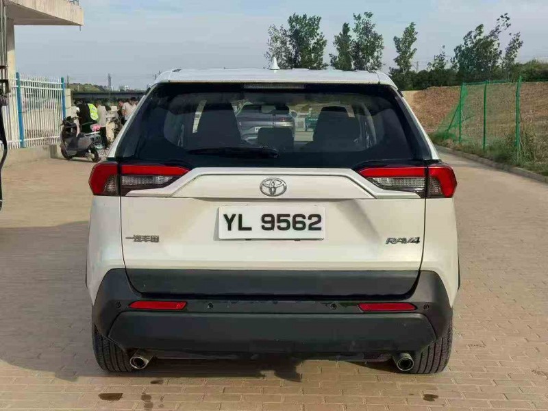郑州21年丰田RAV4荣放9