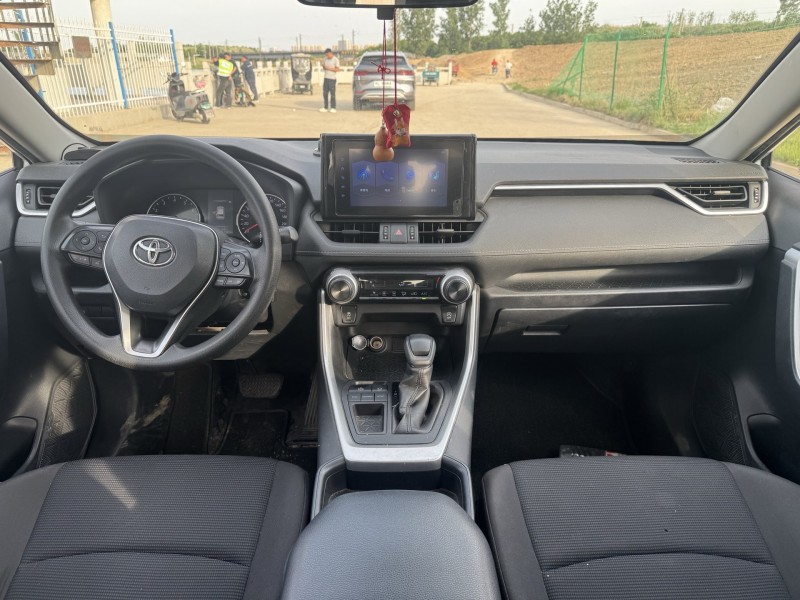 郑州21年丰田RAV4荣放9