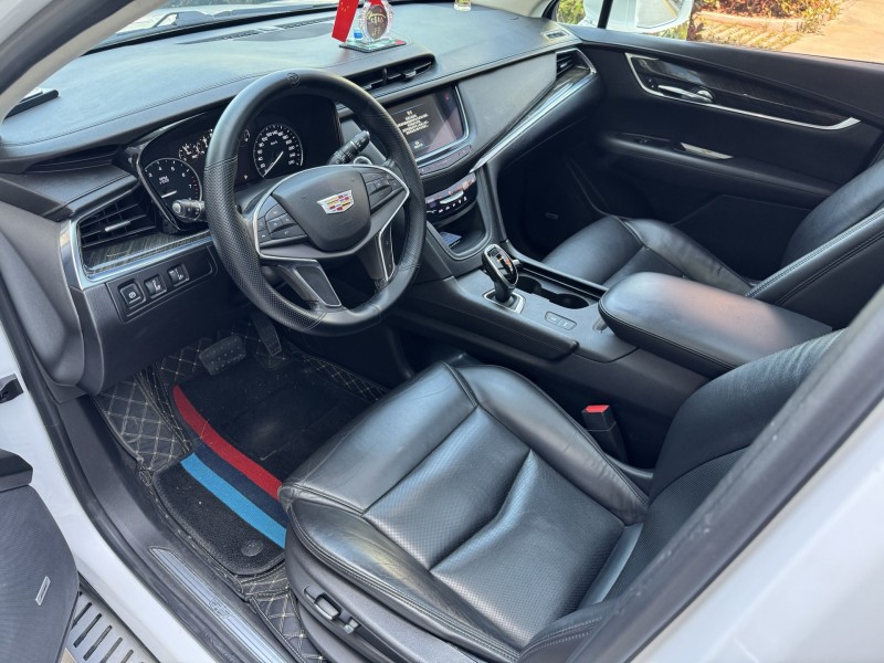 济宁17年凯迪拉克XT56