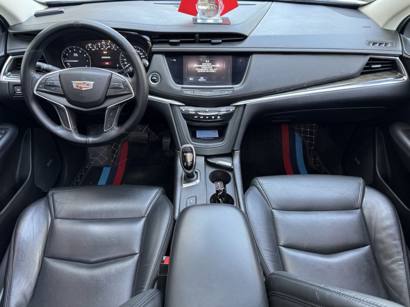 济宁17年凯迪拉克XT58