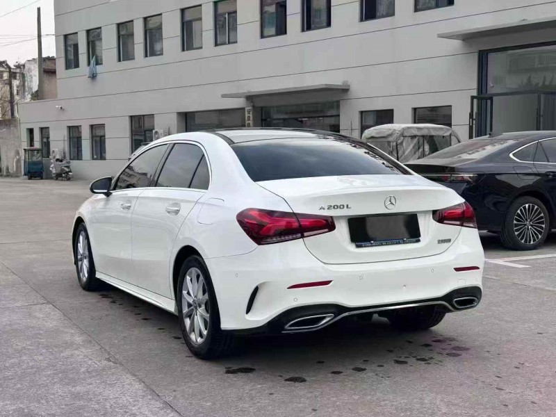 铜陵21年奔驰A8