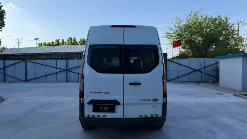 东营17年福特全顺8