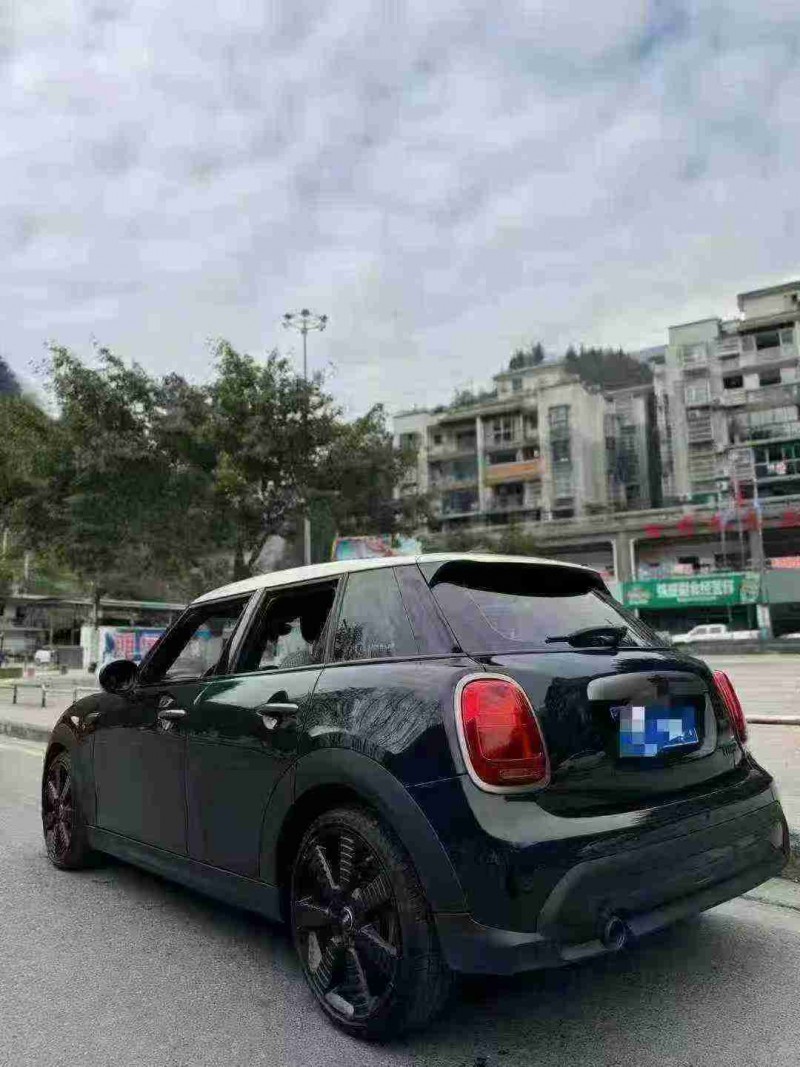 重庆22年宝马迷你5