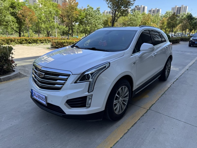济宁17年凯迪拉克XT52