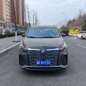 青岛22年别克GL8