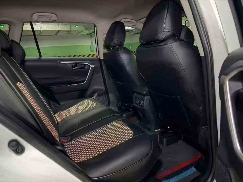 德阳24年丰田RAV4荣放7